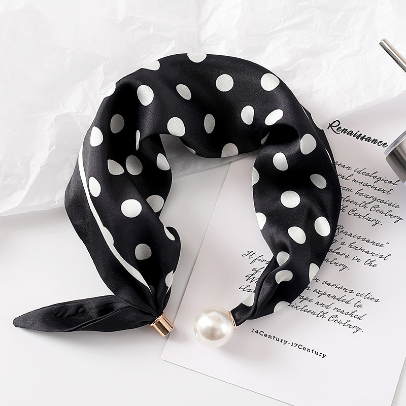 Face Scarf Mask - Syal Sutra Wanita dengan Gesper Mutiara,